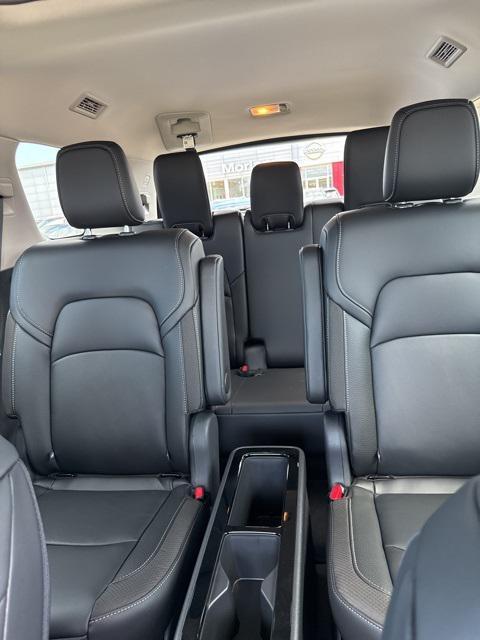 new 2025 Nissan Pathfinder car, priced at $49,925