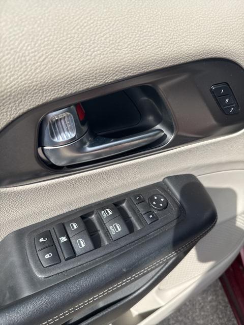 used 2023 Chrysler Pacifica car, priced at $27,900