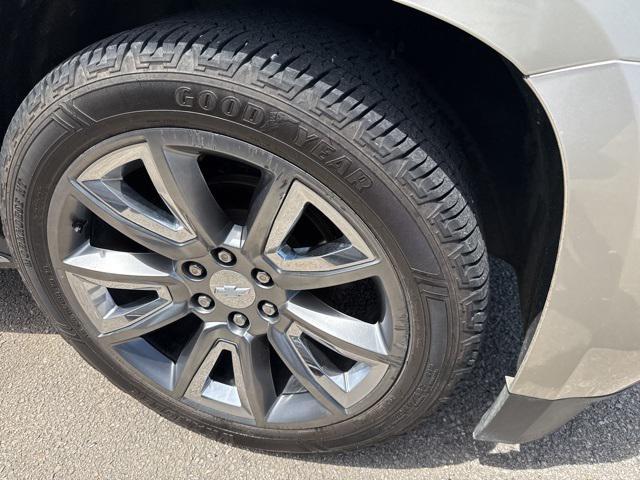 used 2015 Chevrolet Suburban car, priced at $18,900