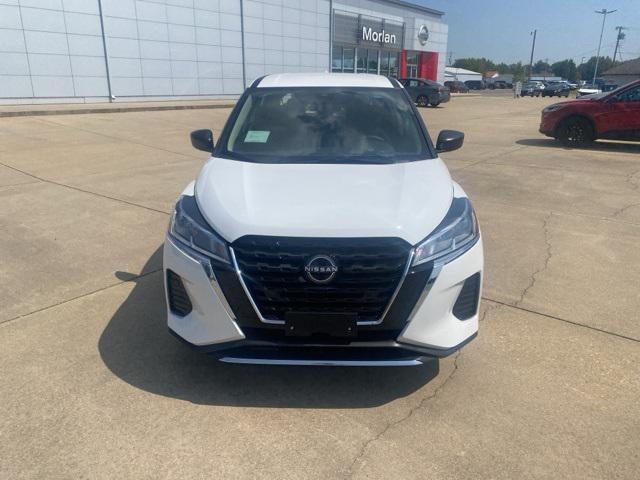 new 2025 Nissan Kicks car, priced at $23,865