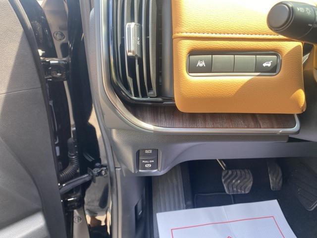 new 2025 Nissan Armada car, priced at $70,240