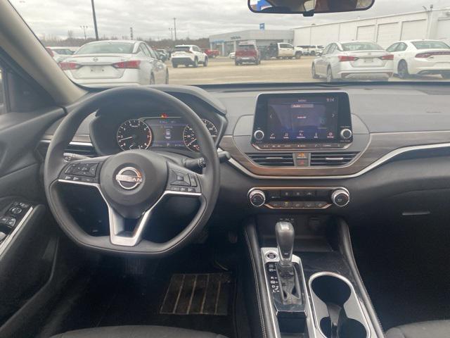 used 2023 Nissan Altima car, priced at $21,900