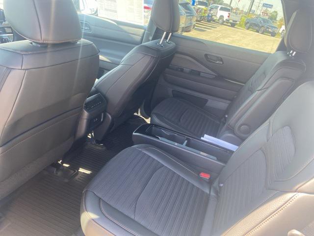 new 2025 Nissan Pathfinder car, priced at $47,620
