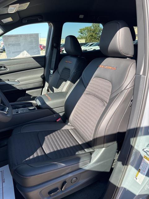 new 2025 Nissan Pathfinder car, priced at $47,620