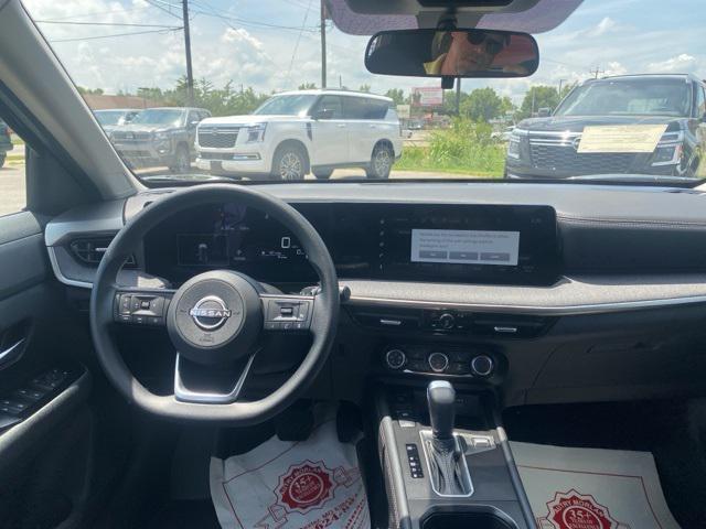 new 2025 Nissan Kicks car, priced at $28,680