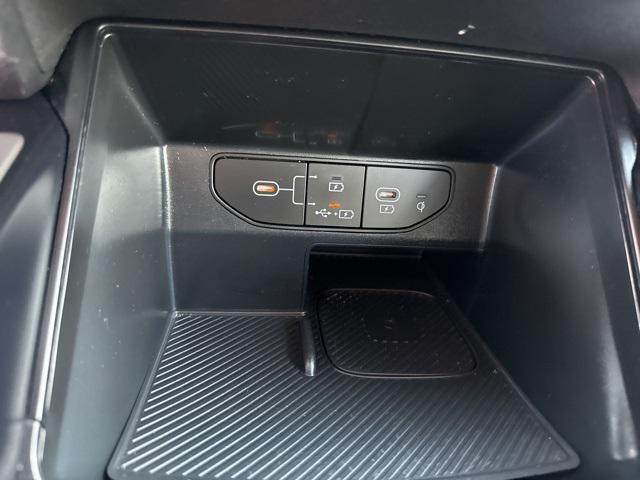 used 2024 Kia Sorento car, priced at $33,900