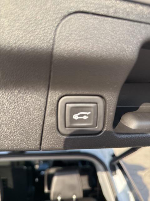 used 2023 GMC Acadia car, priced at $28,900