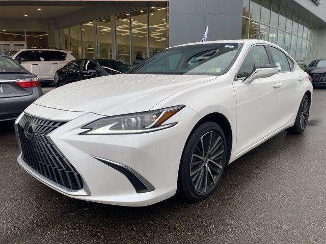 used 2024 Lexus ES 300h car, priced at $45,668