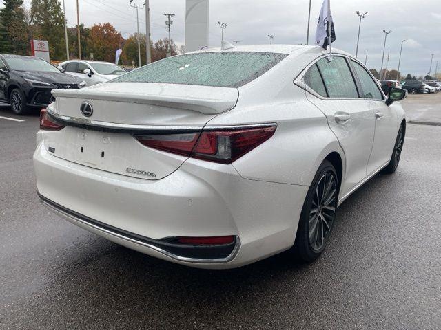 used 2024 Lexus ES 300h car, priced at $45,668