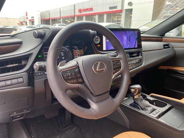 used 2024 Lexus ES 300h car, priced at $45,668