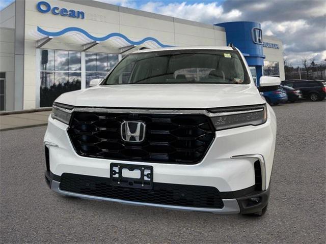 new 2025 Honda Pilot car, priced at $54,985