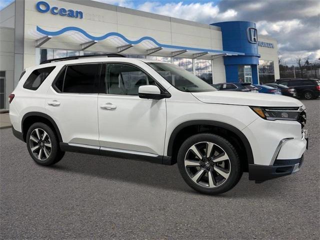 new 2025 Honda Pilot car, priced at $54,985