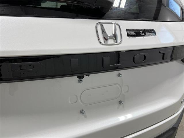 new 2025 Honda Pilot car, priced at $54,985