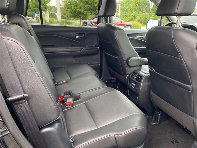 used 2022 Honda Pilot car, priced at $27,698