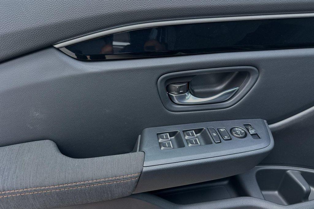 new 2025 Honda Pilot car, priced at $44,250