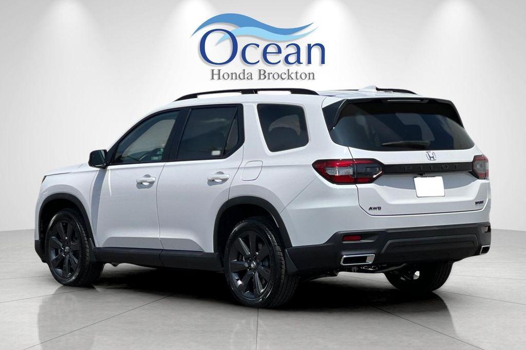 new 2025 Honda Pilot car, priced at $44,250