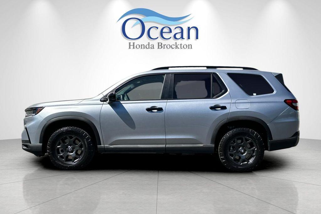 new 2025 Honda Pilot car, priced at $50,895