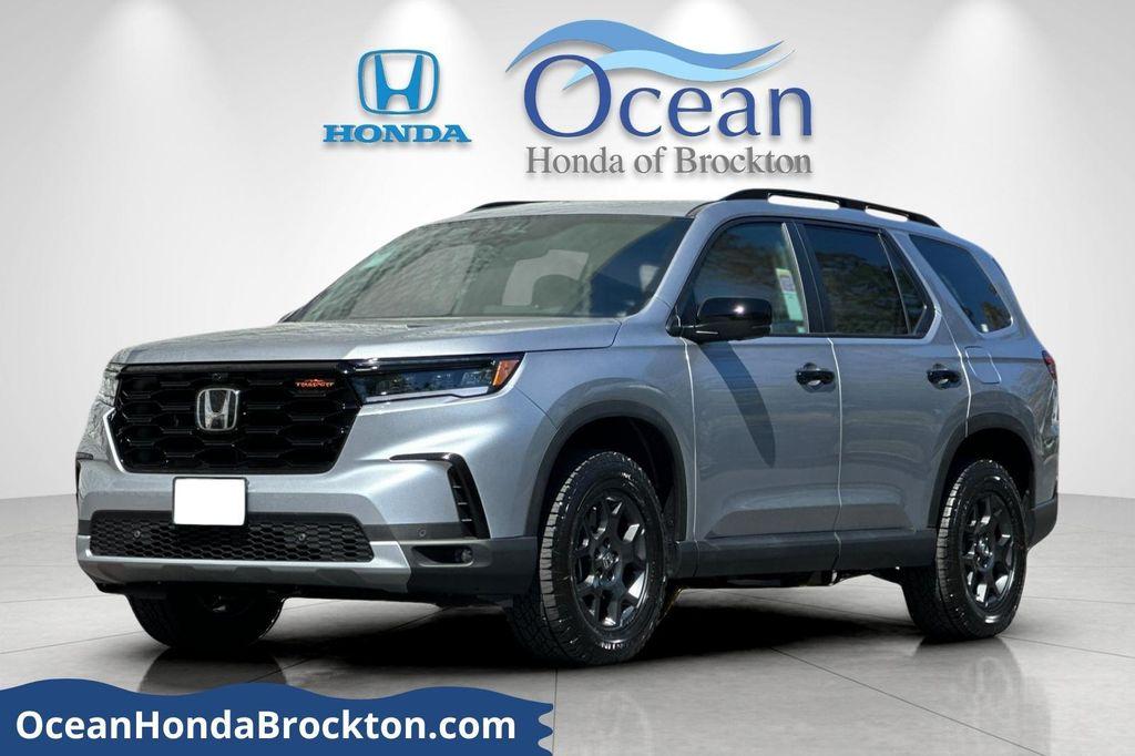 new 2025 Honda Pilot car, priced at $50,895