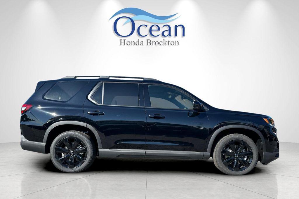 new 2025 Honda Pilot car, priced at $56,075