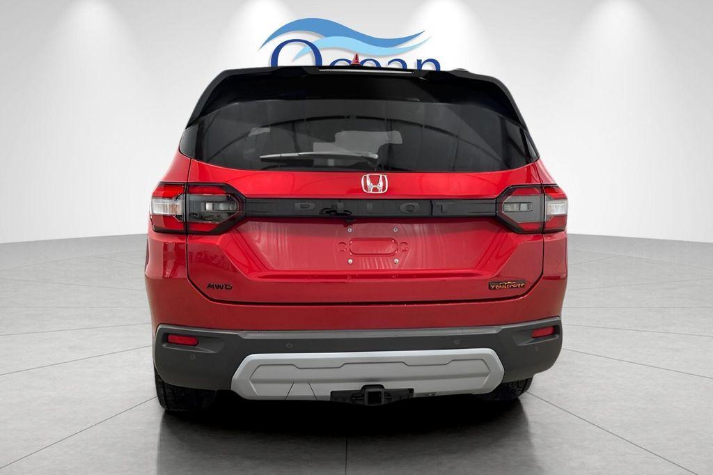 new 2025 Honda Pilot car, priced at $51,305