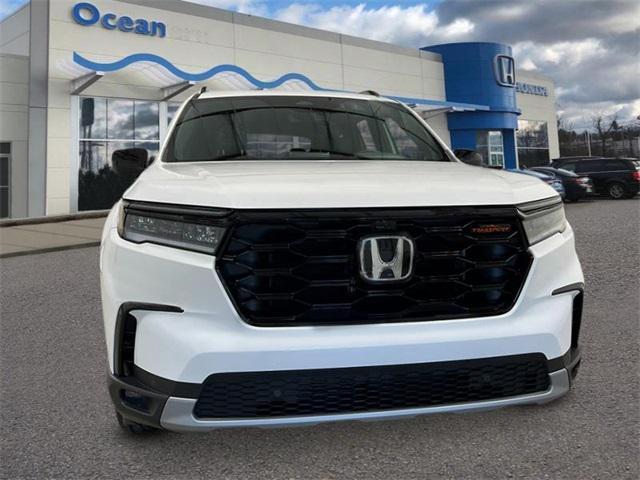 new 2025 Honda Pilot car, priced at $51,730