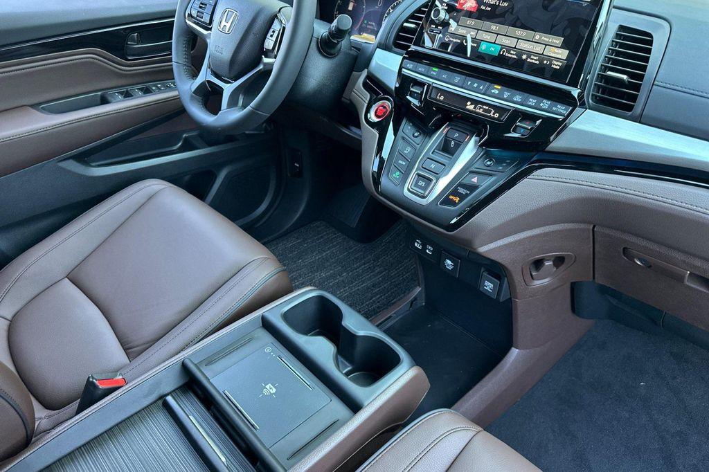 new 2026 Honda Odyssey car, priced at $49,445