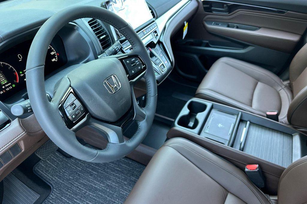 new 2026 Honda Odyssey car, priced at $49,445