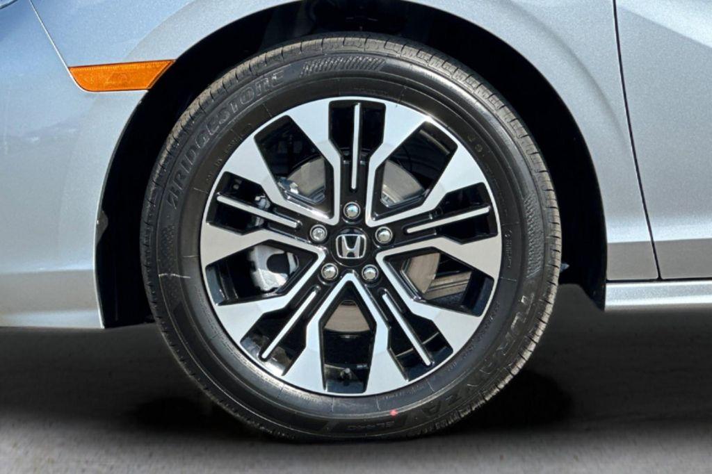 new 2026 Honda Odyssey car, priced at $54,605