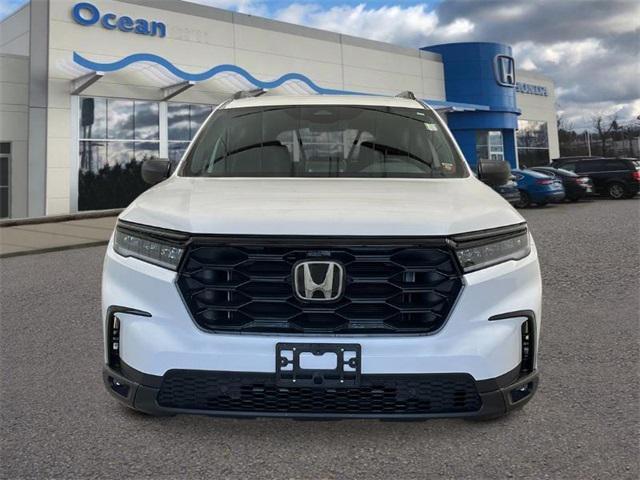 new 2025 Honda Pilot car, priced at $44,205