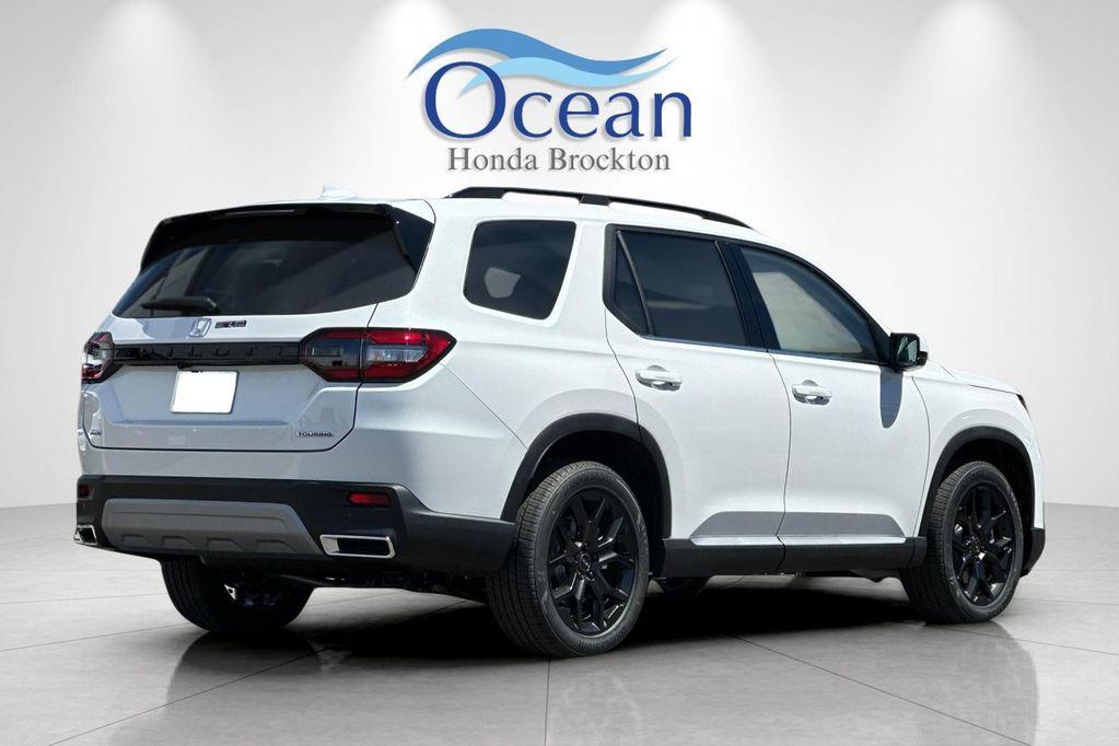 new 2025 Honda Pilot car, priced at $53,405