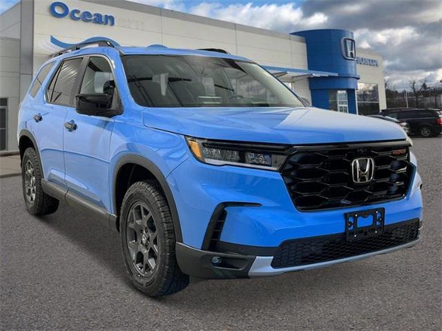 new 2025 Honda Pilot car, priced at $51,250