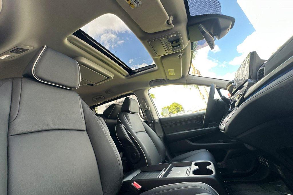 new 2026 Honda Odyssey car, priced at $49,810