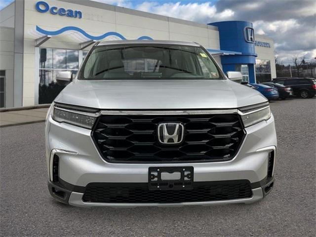 new 2025 Honda Pilot car, priced at $47,725