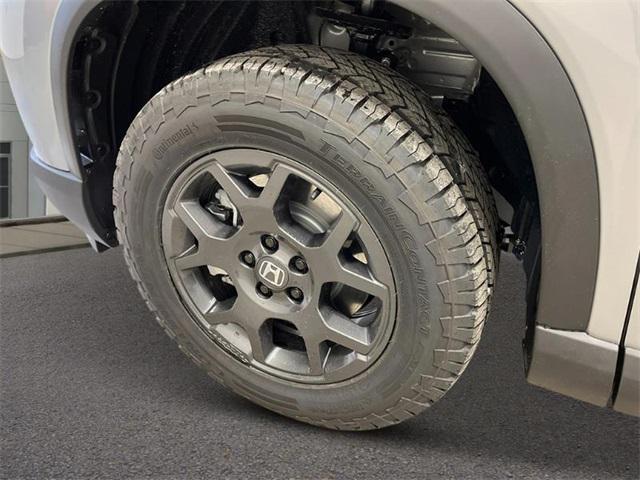 new 2025 Honda Pilot car, priced at $50,850