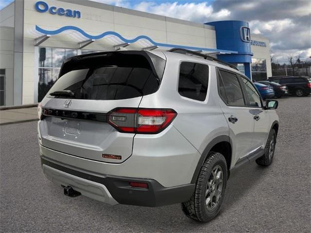 new 2025 Honda Pilot car, priced at $50,850