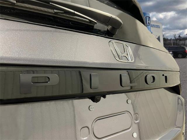 new 2025 Honda Pilot car, priced at $51,780