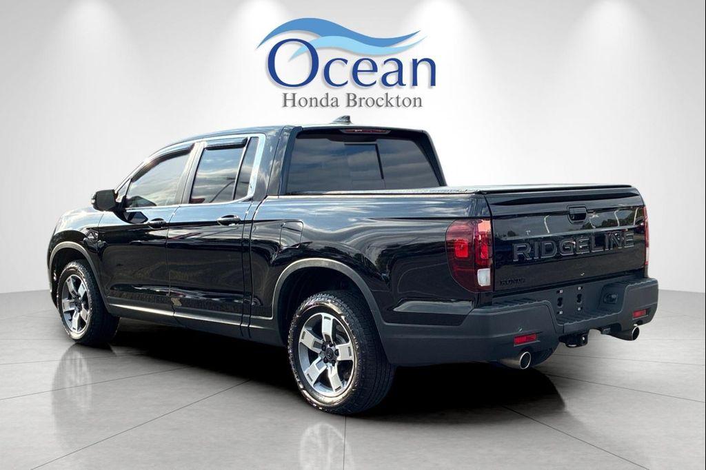 used 2025 Honda Ridgeline car, priced at $35,298