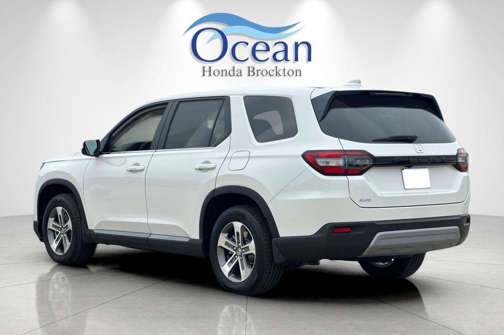 new 2025 Honda Pilot car, priced at $47,505