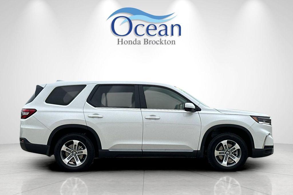 new 2025 Honda Pilot car, priced at $47,505