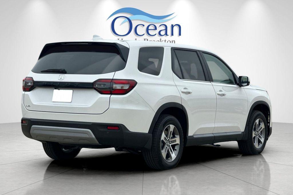 new 2025 Honda Pilot car, priced at $47,505