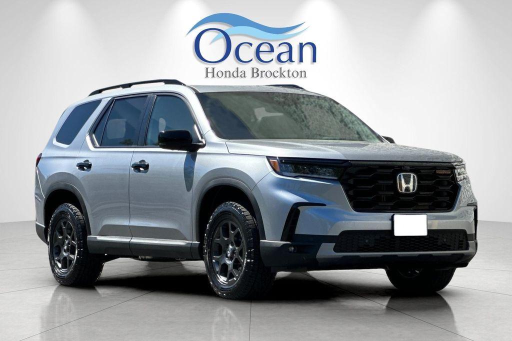 new 2025 Honda Pilot car, priced at $51,375