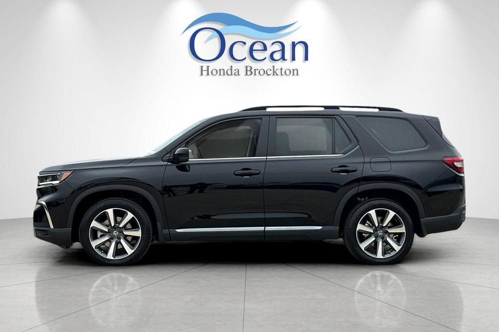 new 2025 Honda Pilot car, priced at $54,575