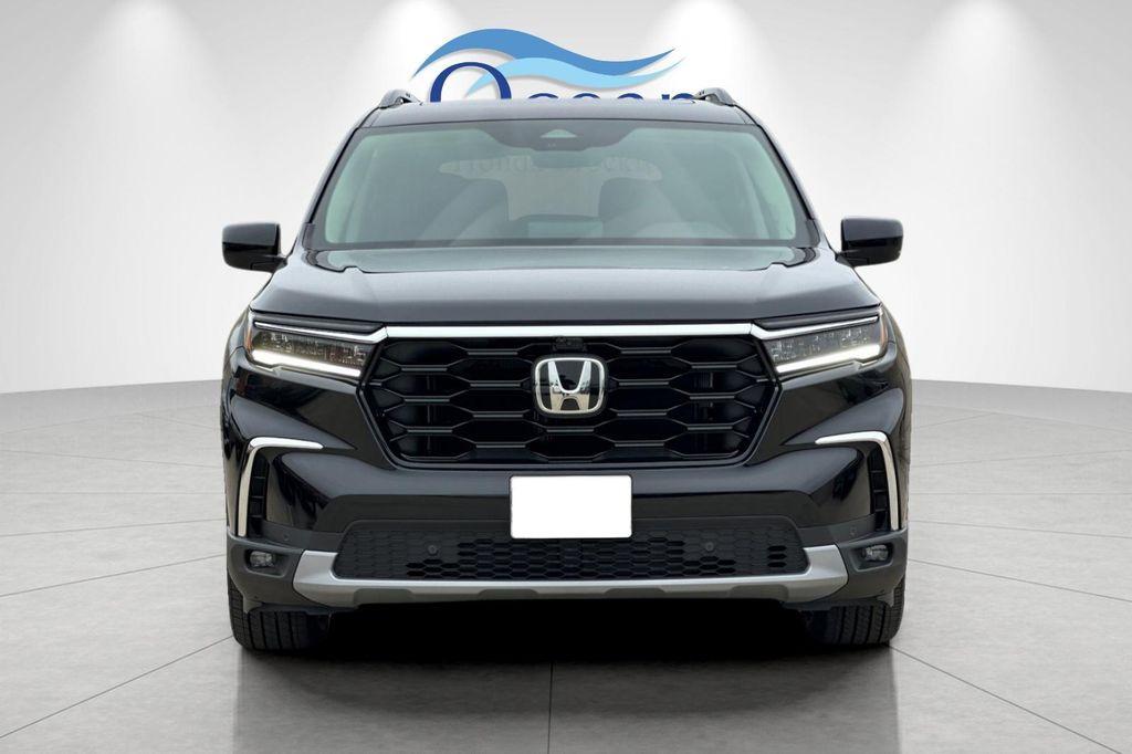 new 2025 Honda Pilot car, priced at $54,575