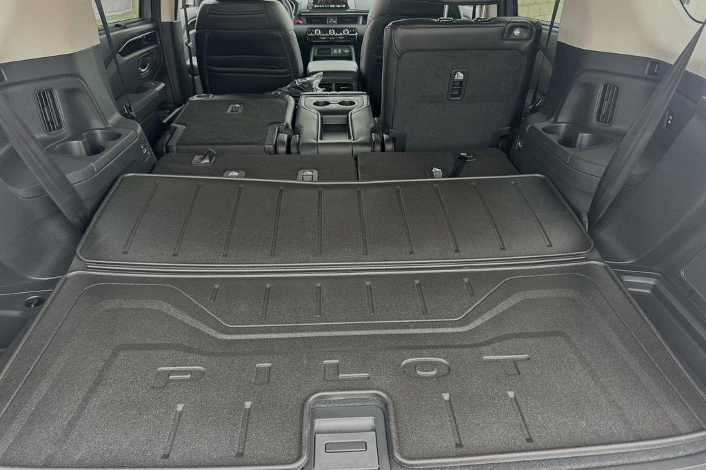 new 2025 Honda Pilot car, priced at $54,575
