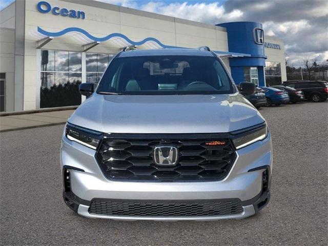 new 2025 Honda Pilot car, priced at $51,580