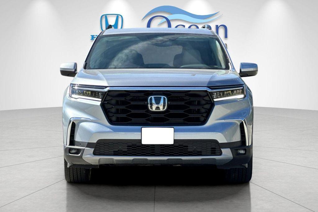 new 2025 Honda Pilot car, priced at $51,550