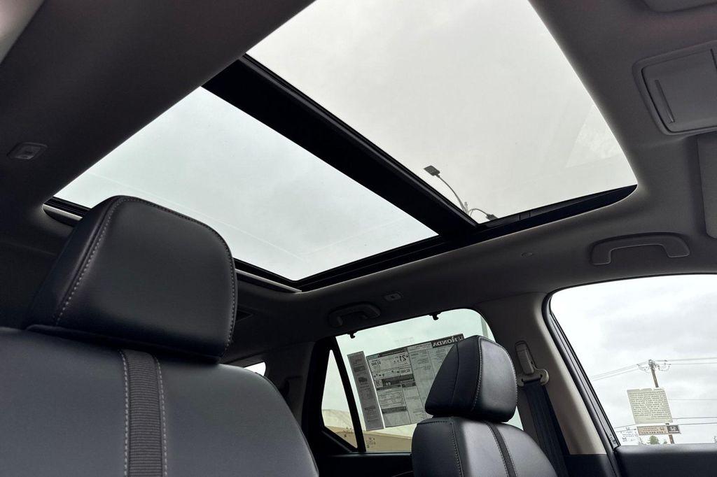 new 2025 Honda Pilot car, priced at $52,995