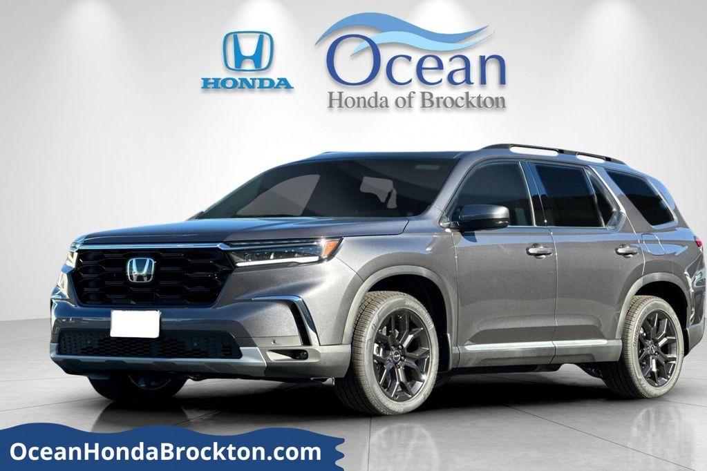 new 2025 Honda Pilot car, priced at $52,995