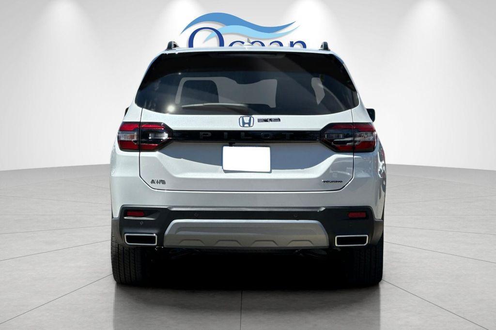 new 2025 Honda Pilot car, priced at $54,480