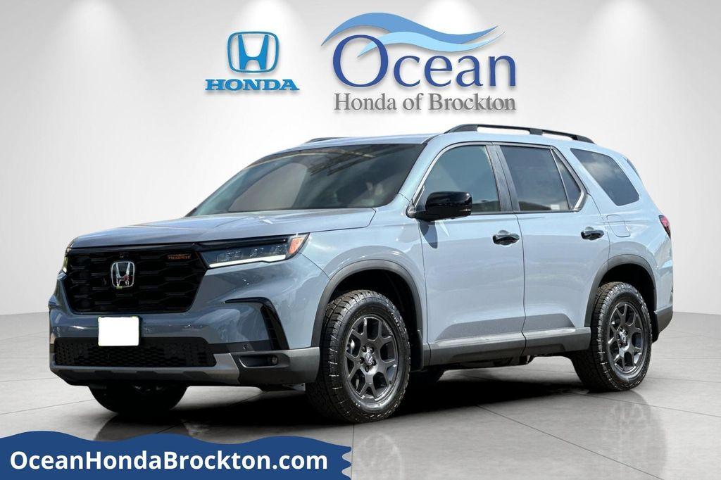 new 2025 Honda Pilot car, priced at $51,350
